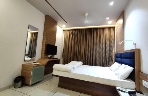 Tilakwada Hotel | Hotel Pragati