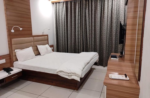 Tilakwada Hotel | Hotel Pragati