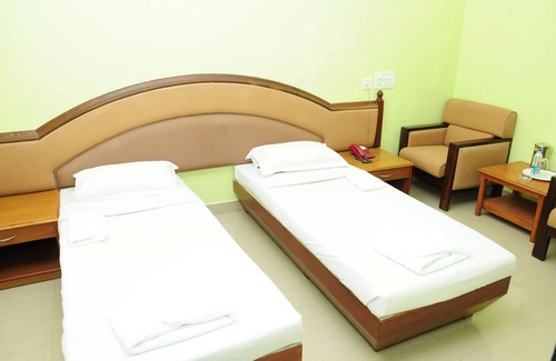 Gonikoppal Hotel | Hotel Pranav International