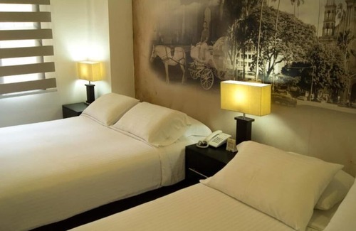 San Antonio Hotel | Hotel Puerta de San Antonio