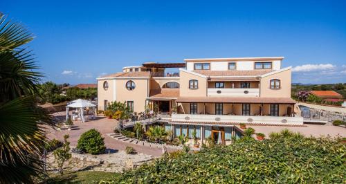Putzu Idu Hotel | Hotel Raffael PHG
