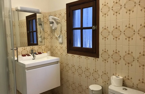 Cordes-sur-Ciel Hotel | Hotel Raymond VII