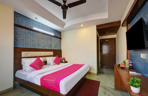Paharganj Hotel | Hotel Re Pose Villa Walking Distance From New Delhi Railway Station and R K Ashram Metro Station
