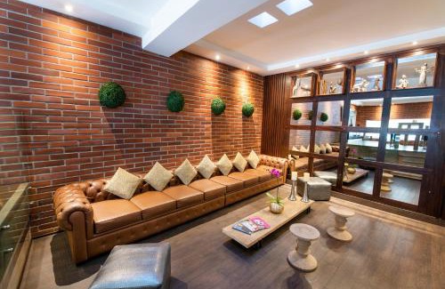 La Mariscal Hotel | Hotel Reina Isabel