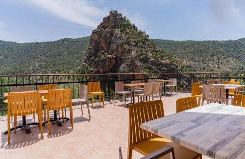 Ayna Hotel | Hotel Restaurante Felipe II