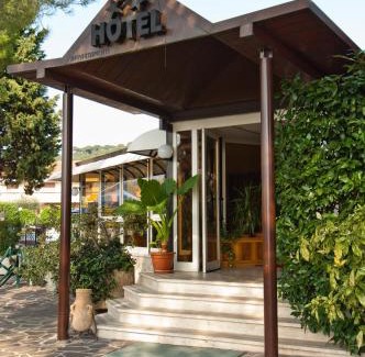 Passignano sul Trasimeno Hotel | Hotel Ristorante Il Gabbiano