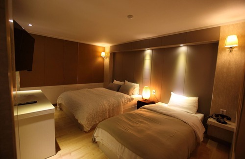 Namwon Hotel | Hotel River