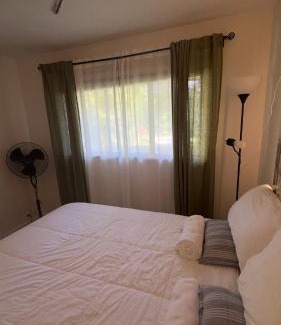 Coquitlam House | Hotel Room 2