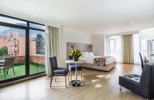 Financial District Hotel | Hotel Rosales Plaza