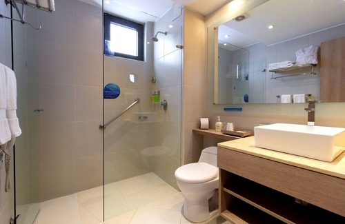 Financial District Hotel | Hotel Rosales Plaza