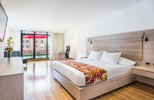 Financial District Hotel | Hotel Rosales Plaza