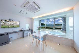 Irun-myeon Hotel | Hotel SANG SANG & Private SANG SANG POOL VILLA