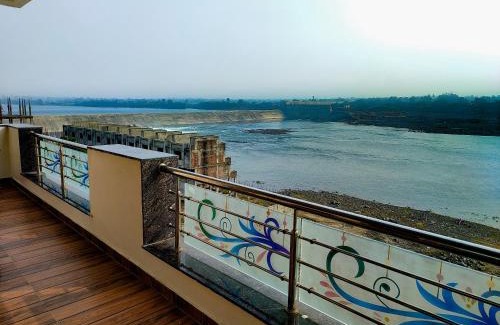Rajpipla Hotel | Hotel Sardar Rooms