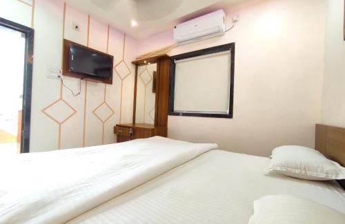 Rajpipla Hotel | Hotel Sardar Rooms