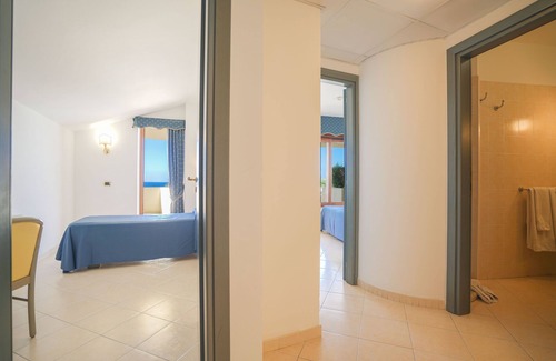 Marina di Zambrone Hotel | Hotel Scoglio del Leone