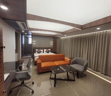 Surat Hotel | Hotel Shreeji Vatika, Airport Road