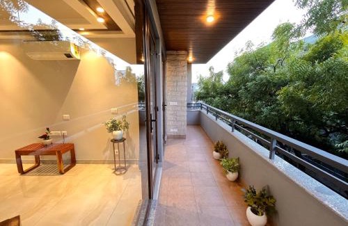 South Extension Hotel | Hotel South Ex Residency - South Ex near AIIMS Delhi - Couple Friendly