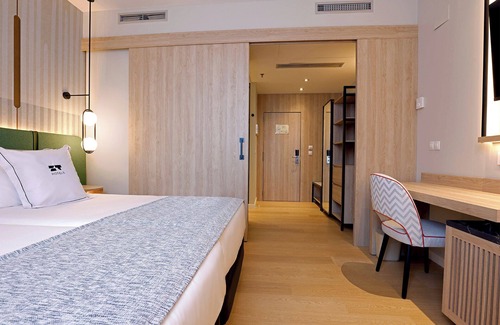 El Parc i la Llacuna del Poblenou Hotel | Hotel & Spa Villa Olímpic@ Suites