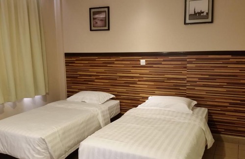 Kampung Air Hotel | Hotel Sri Iskandar