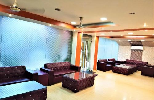 Delhi Hotel | Hotel Sunshine Park - Near Anand Vihar Railway Station
