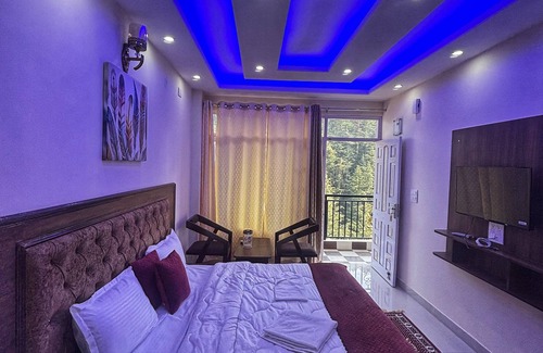 Shimla Hotel | Hotel The Luxeblue Shimla Mountain View