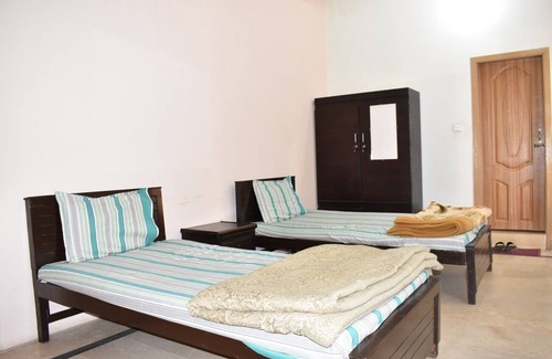 G-7 Sector Hotel | Hotel The Oriel