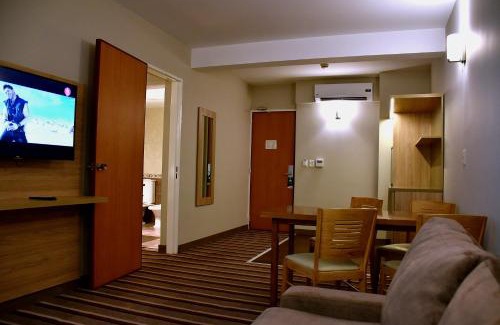 San Rafael Hotel | Hotel Tower Inn & Suites