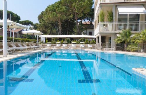 Milano Marittima Hotel | HOTEL TRIONFAL - Fronte Mare - Vicinissimi al Centro
