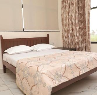 Hatkalangda Cabin | Hotel Ujwal Pure Veg Family Restaurant and lodging
