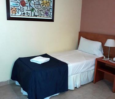 Buenos Aires Central Business District Hotel | Hotel UTHGRA de las Luces