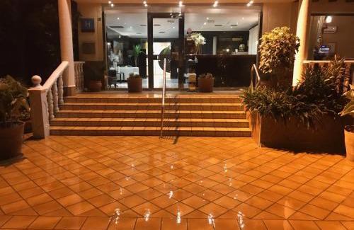 Banos y Mendigo Hotel | Hotel Venta El Puerto