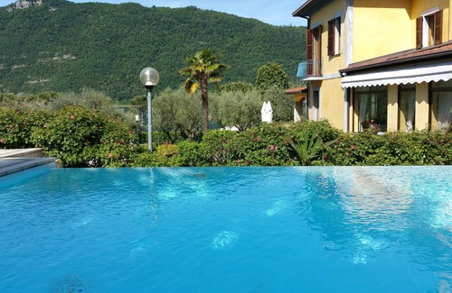 Sale Marasino Hotel | Hotel Villa Kinzica