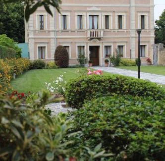 Vazzola Hotel | Hotel Villa Maternini