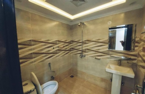 Johar Town Hotel | Hotel White Pearl