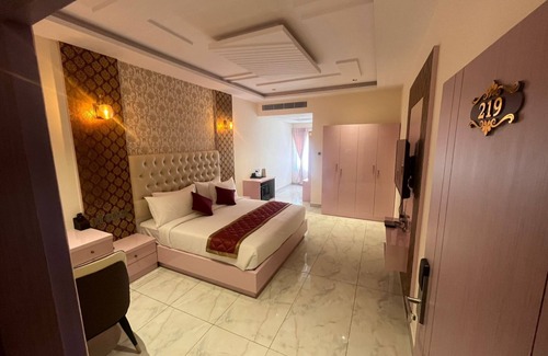 Nandigunda Hotel | Hotel Yathin - Mysore