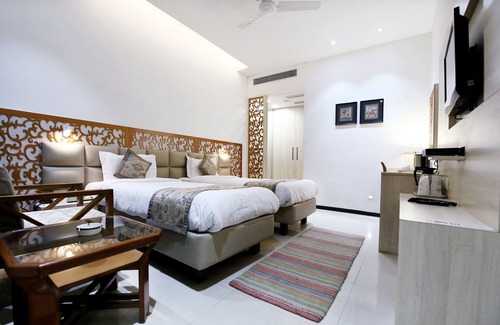 Civil Lines Hotel | Hotel Yatrik