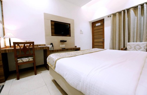 Civil Lines Hotel | Hotel Yatrik