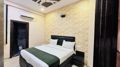 Indore Hotel | Hotel YO94