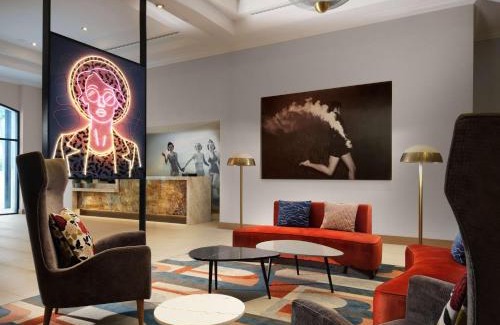 Santa Ana Hotel | Hotel Zessa Orange County Airport, a DoubleTree by Hilton