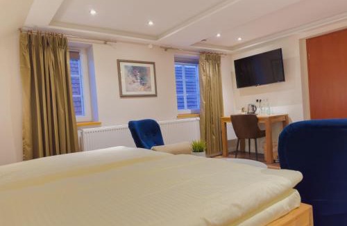 Neukirchen Hotel | Hotel Zur Stadt Cassel