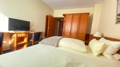 Neukirchen Hotel | Hotel Zur Stadt Cassel