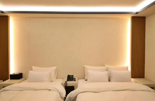 Bongmyeong-dong Hotel | Hotel141