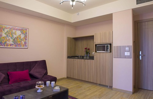 Jounieh Apartment | HOtello Guest Suites
