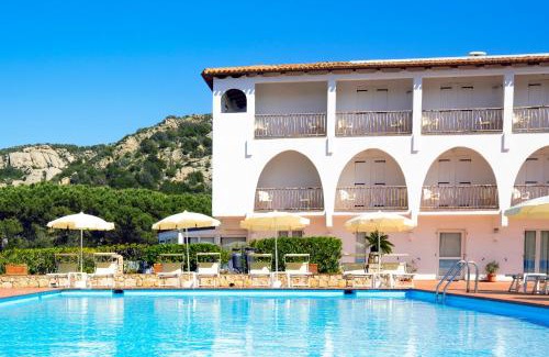 Baja Sardinia Hotel | HOTIDAY Room Collection - Baja Sardinia