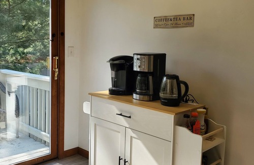 Michigan City House | Hottub/Michiana Shores/beach/pickleball/biking/wineries/IN Dunes/Dog-friendly