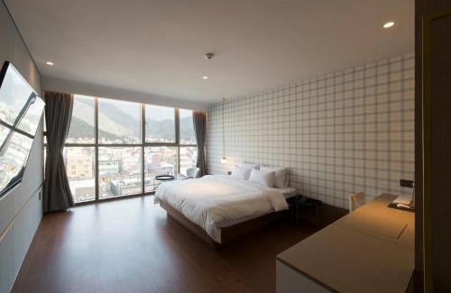 Jinhae Hotel | Hound Hotel Changwon Jinhae