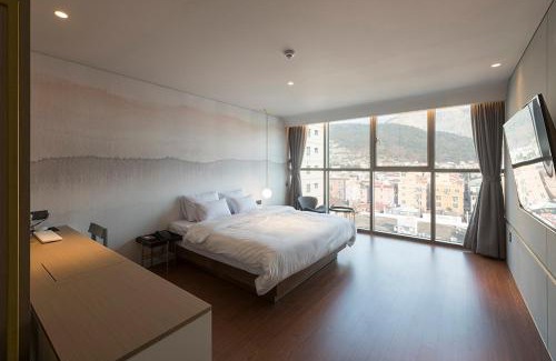 Jinhae Hotel | Hound Hotel Changwon Jinhae