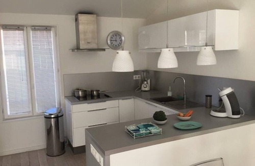 Meze House | House 100m², terrace, air conditioning, 150m from the beach