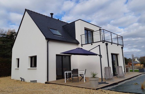 Trevignon House | House 200 metres from the beach with jacuzzi