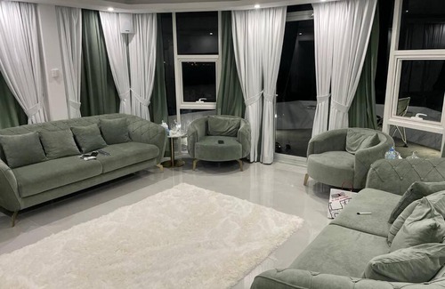 Abu Dhabi Boat Rental | House boat The Deep